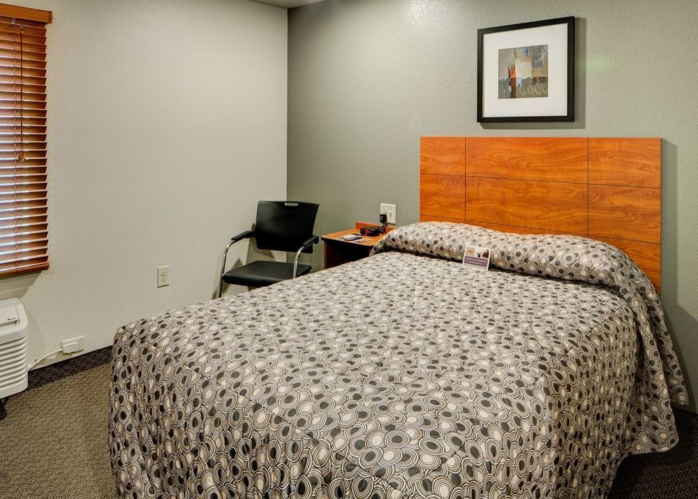 Woodspring Suites Columbus North I-270 Room photo